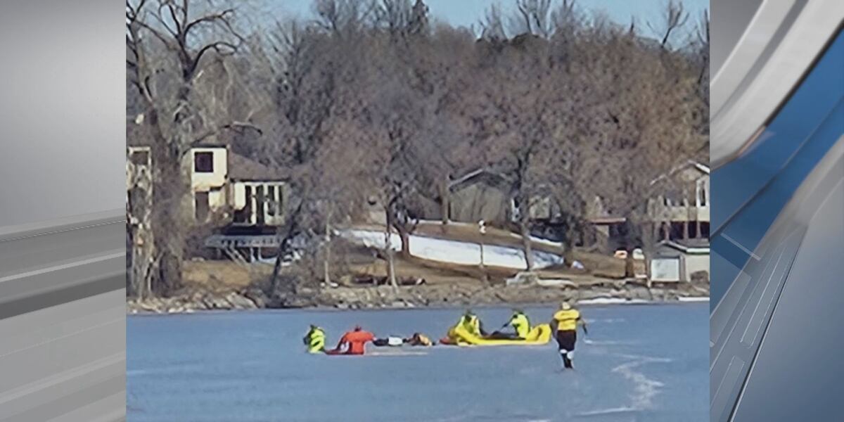Madison Castle Rescuers Ice rescue training on Madison Lake