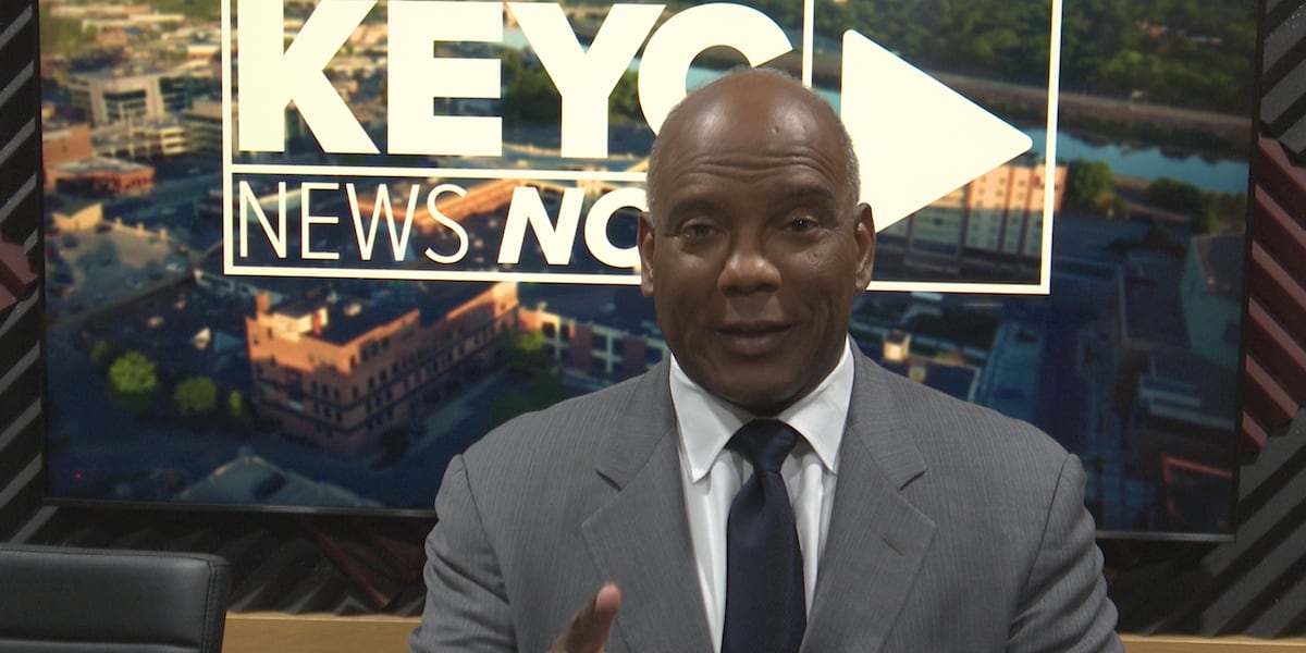 Kendall Qualls makes campaign stop at Wow! Zone in Mankato, as part of primary season push
