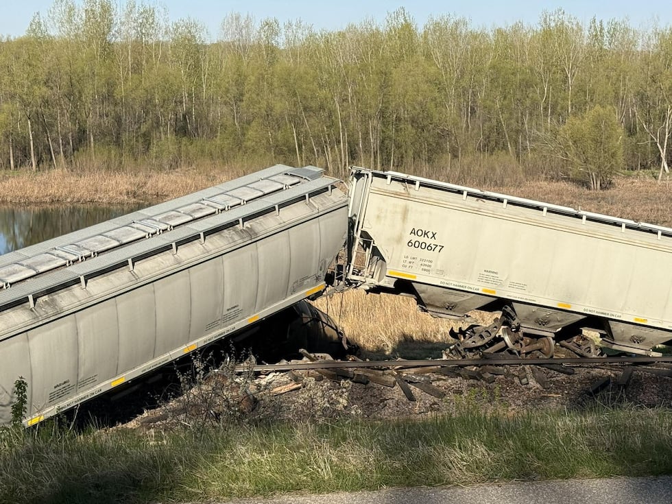 Freight train derails in Henderson