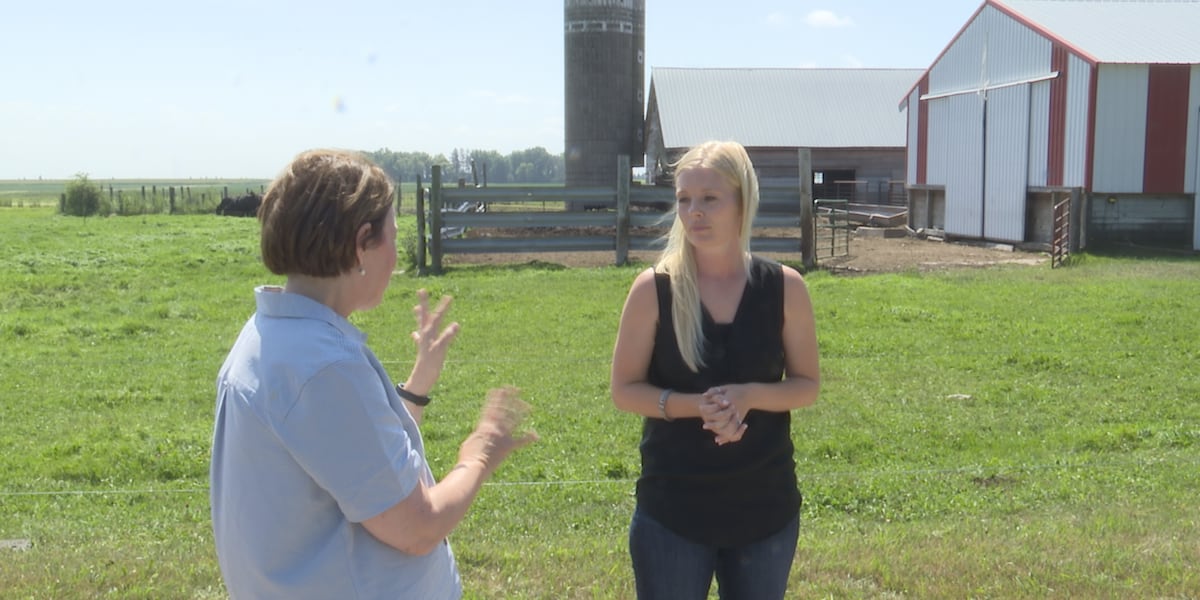 Sen. Amy Klobuchar stops by Ekstrom family farm in Odin as part of nine county rural economy tour
