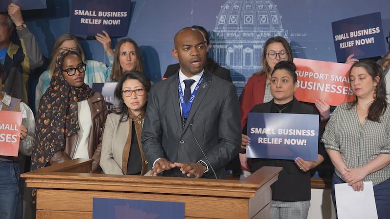 Frazier advocates for a bill to provide loans to small businesses impacted by Operation Metro...