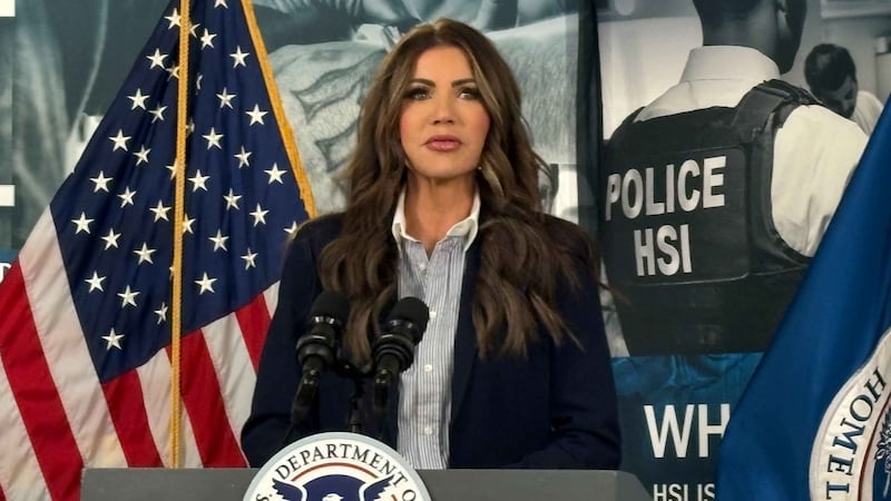 U.S. Secretary of Homeland Security Kristi Noem thanks TSA officers at MSP U.S. Secretary of Homeland Security Kristi Noem thanks TSA officers at MSP